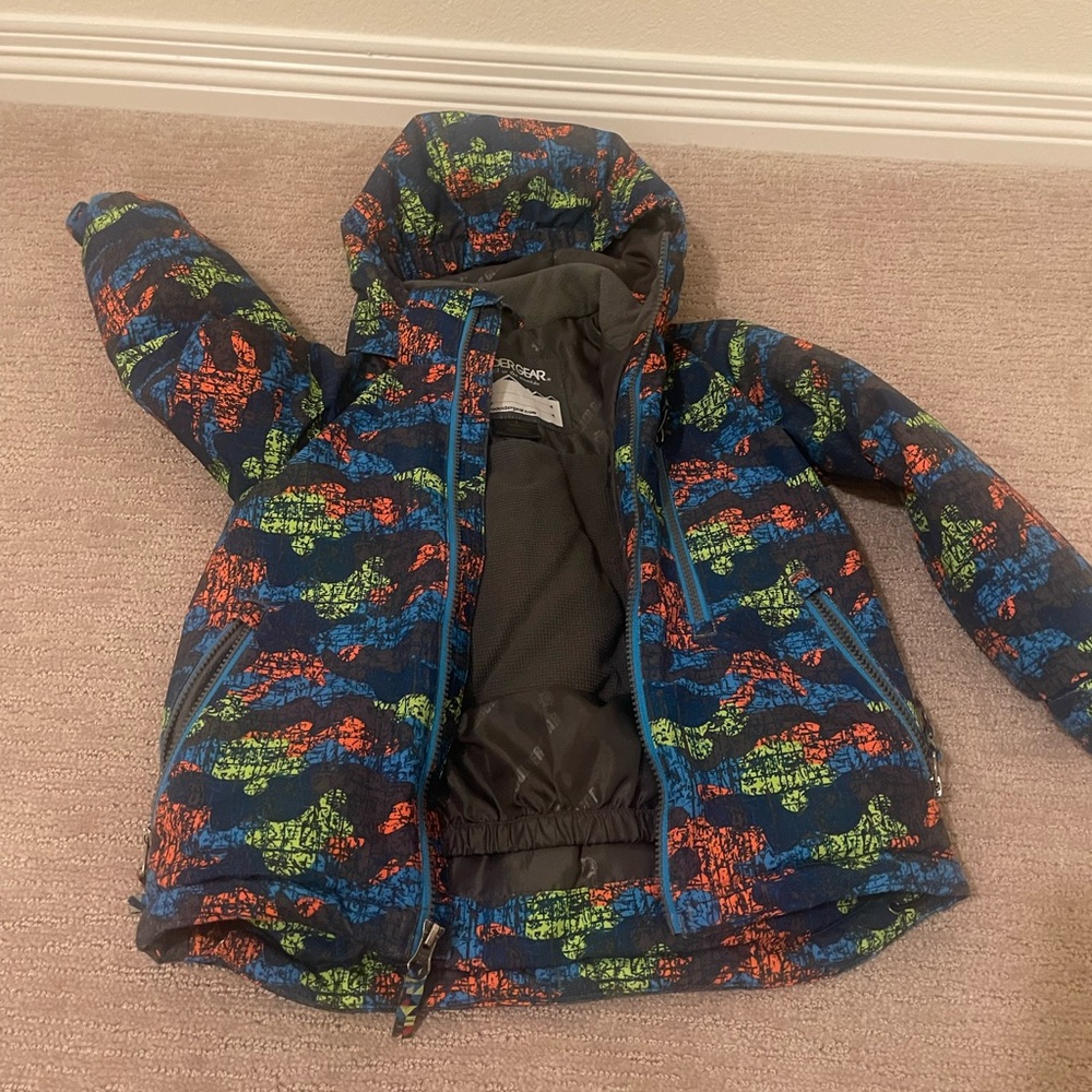 Boys Size 4 Boulder Gear Snow Jacket.